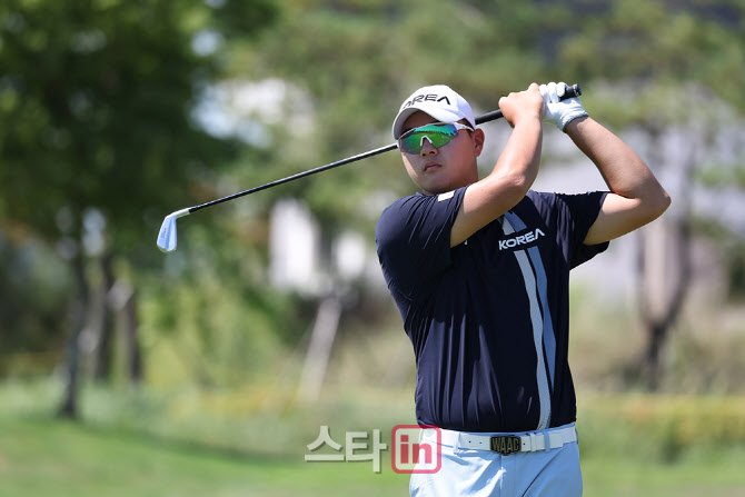 한국 아마골프 2연패한 17세 김민수, 신한동해오픈서도 돌풍 예고