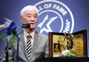 ‘명예의 전당’ 정몽준 “축구인들 더 분발해달라”