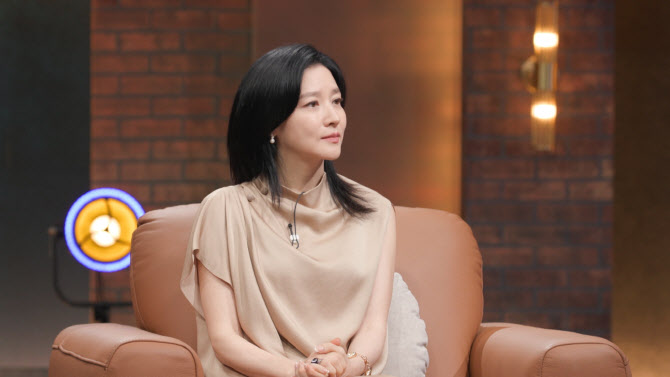 이영애, 손석희에 "너나 잘하세요"(질문들)