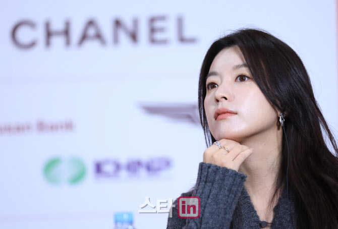 한효주 "어쩌다보니 막내 심사위원, 젊은 시선으로 영화 볼 것" [BIFF]