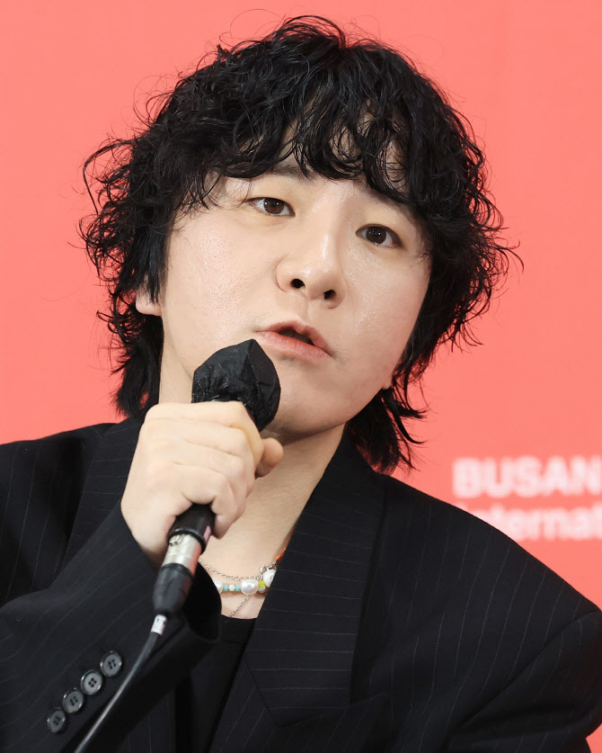 '굿뉴스' 변성현 감독 "설경구와 4번째? 그냥 제가 좋.. 좋아해서"[BIFF]