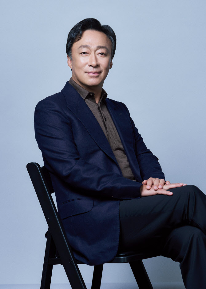 '어쩔수가없다' 이성민도 떨었다…"박찬욱, 면도날 같은 디렉팅"[인터뷰]①
