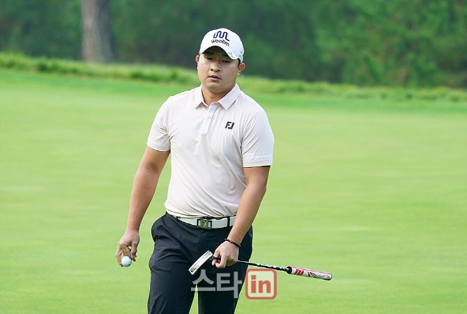[포토] 홀아웃하는 이재진