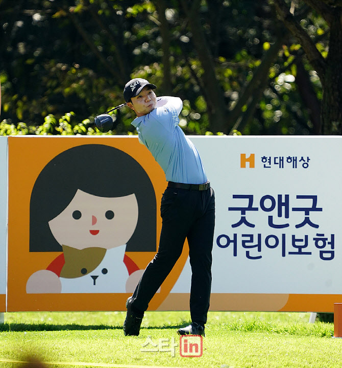 [포토] 타구 바라보는 박지민