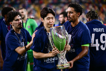 이강인, AFC 올해의 국제 선수 후보... 구보·타레미와 경쟁
