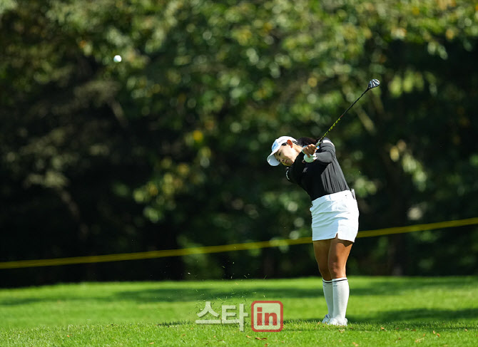 [골프in 포토] 박보겸, 그린을 향한 유틸리티샷