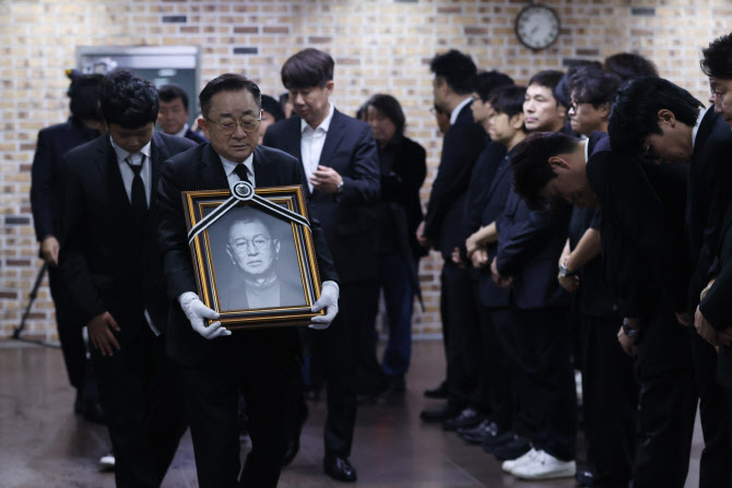 [포토] 고 전유성 노제 동료들