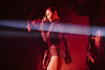 [단독]'글로벌 행보' 마마무 화사, 1년 만에 전격 컴백