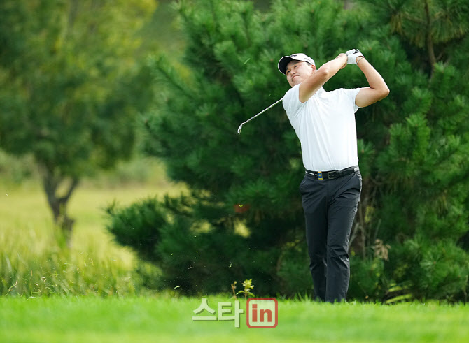 [골프in 포토] 김준성,핀에 붙어야 한다