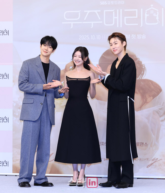 [포토]배우 최우식-정소민-서범준, '우주메리미?'