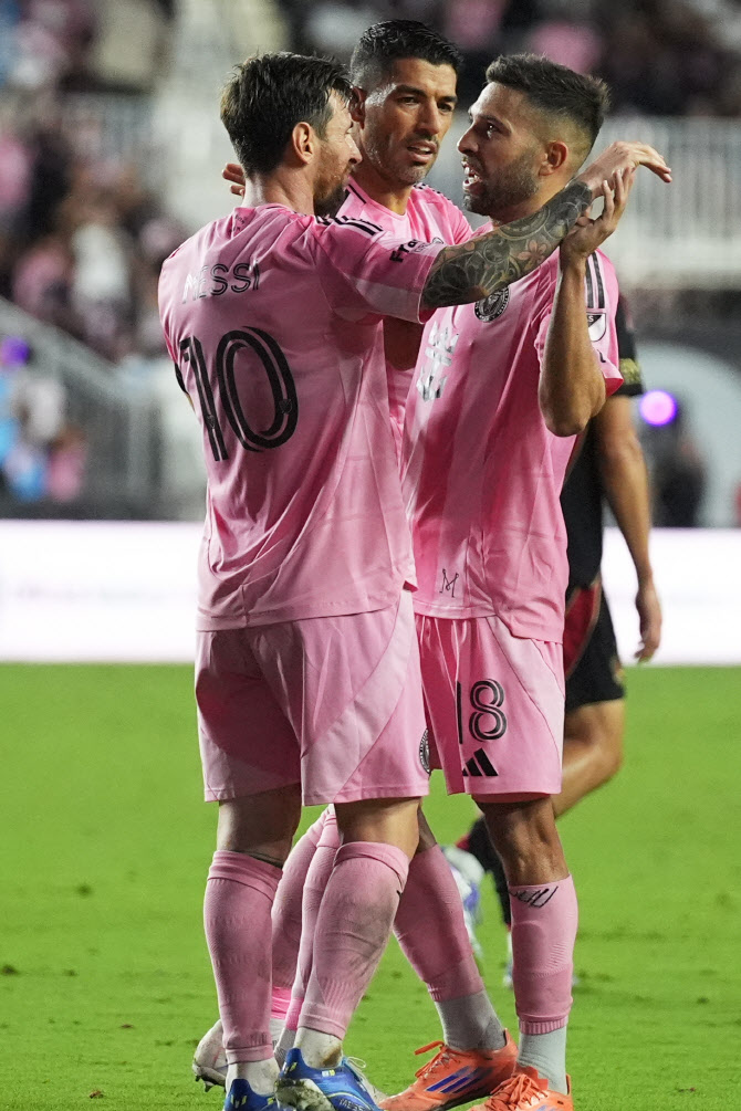 메시, 아르헨 대표팀 소집 중 MLS 경기 출전 멀티골...득점 선두 도약