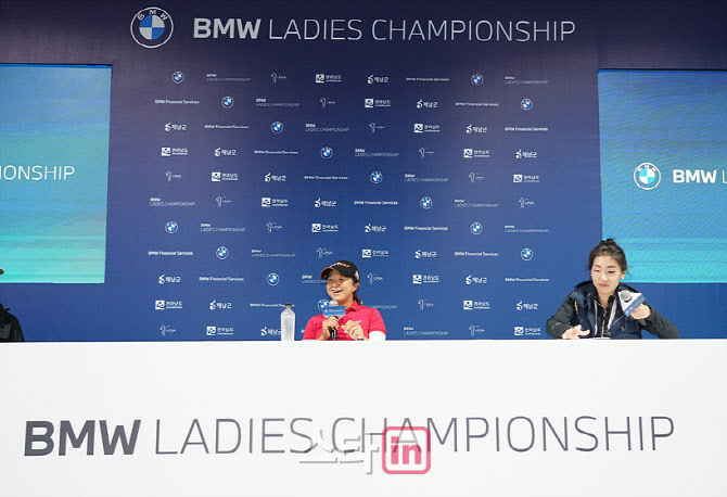 [포토] 'BMW 레이디스 챔피언십 2025' 3라운드 선두 김세영 인터뷰