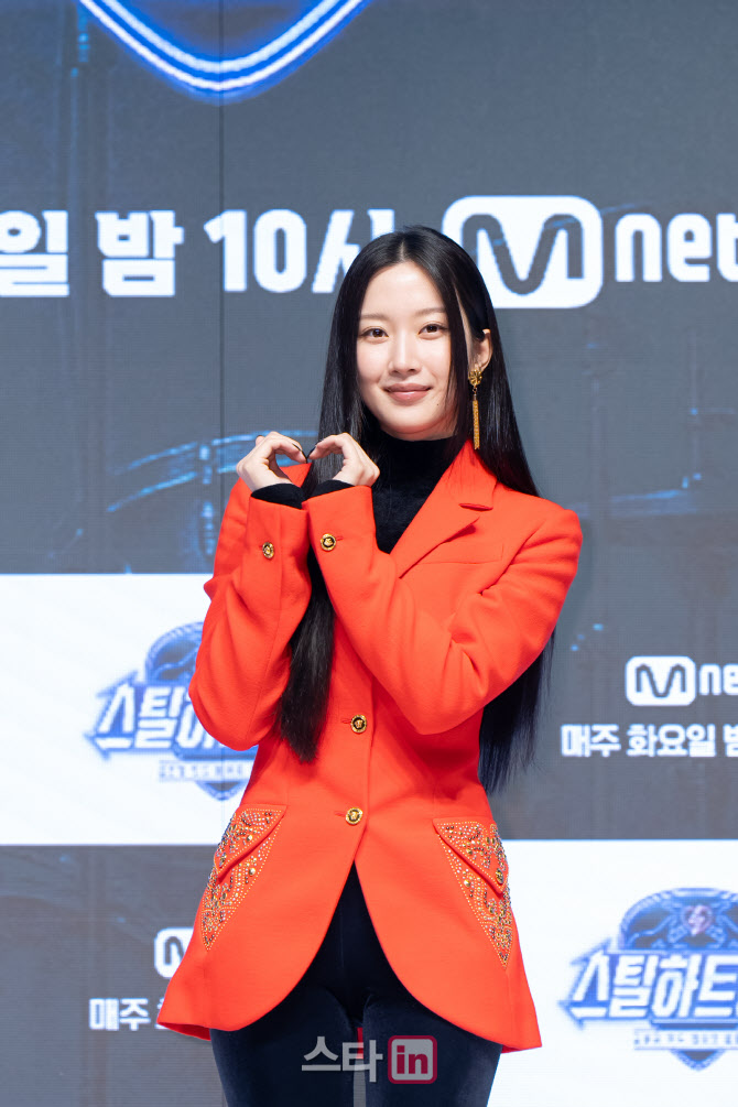 Mnet이 뽑고 카카오엔터가 키운다? 新보이밴드 서바이벌 '스틸하트클럽'