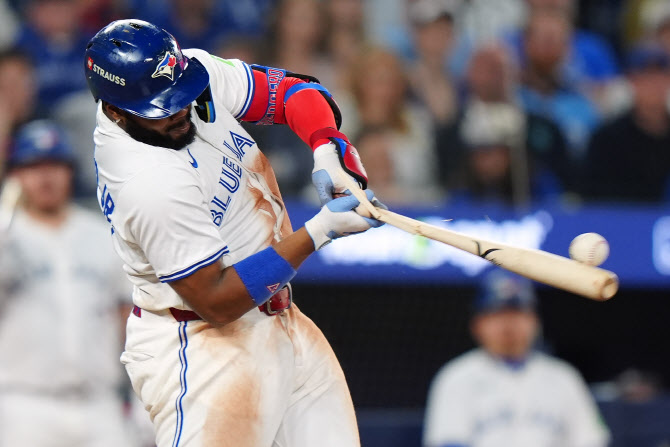 '게레로 홈런포' 토론토, 시애틀 꺾고 ALCS 3승 3패 원점
