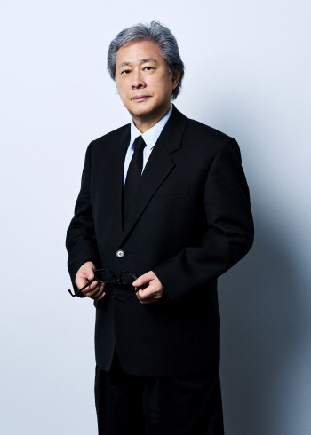 '어쩔수가없다' 박찬욱 감독, 시체스영화제 감독상 쾌거