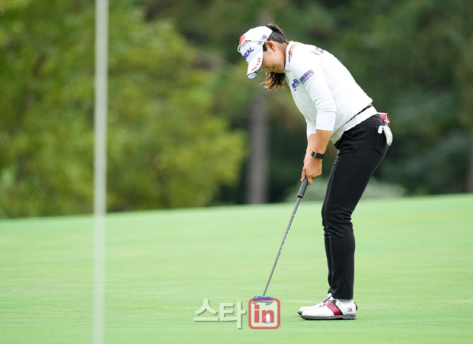 [골프in 포토] 김아림,첫홀 버디 들어가라