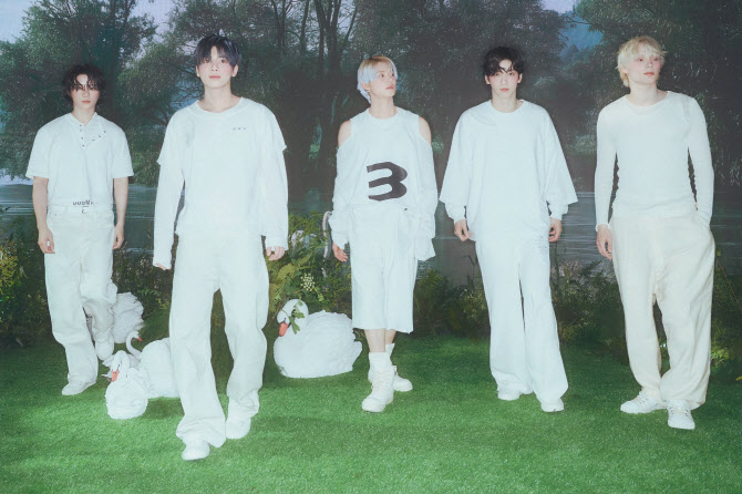 TXT, 일본 정규 3집으로 오리콘 차트 1위 직행