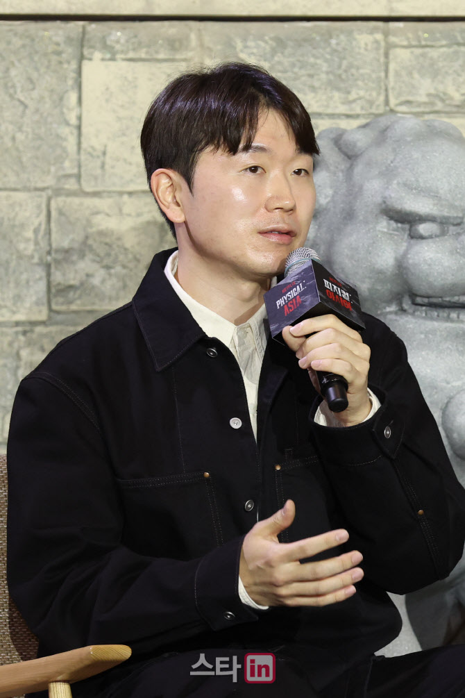 [포토]질문에 답하는 장호기 PD