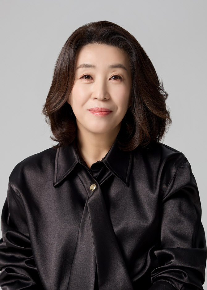 김미경, 대통령 표창 수상…"40년 연기 인생에 대한 선물 같아"