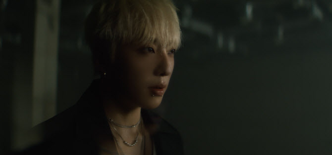위너 강승윤, 솔로 정규 2집 콘셉트 필름 공개…깊어진 음악적 서사