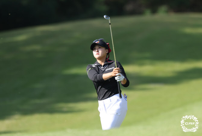 '코리안 드림 이뤘다'…리슈잉, 중국 국적 최초 KLPGA 투어 정상
