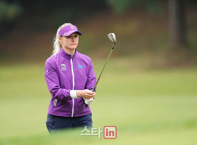 [골프in 포토] 찰리 헐,핀에 붙여 승리한다