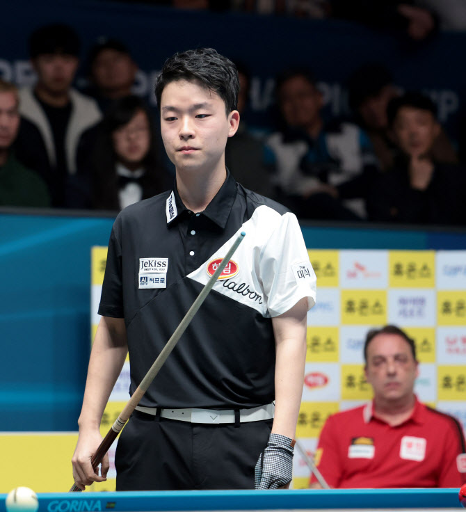 '10대 돌풍' 김영원, '레전드' 산체스에 짜릿한 역전승...351일 만에 PBA 2승