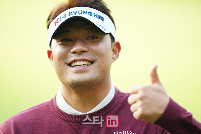 [골프in 포토] 이승택,디펜딩 챔프의 엄지척