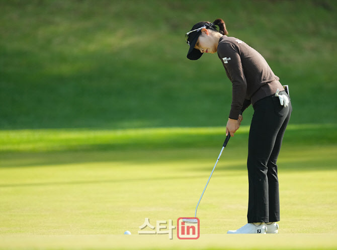 [골프in 포토]박결,파 퍼트 들어가라