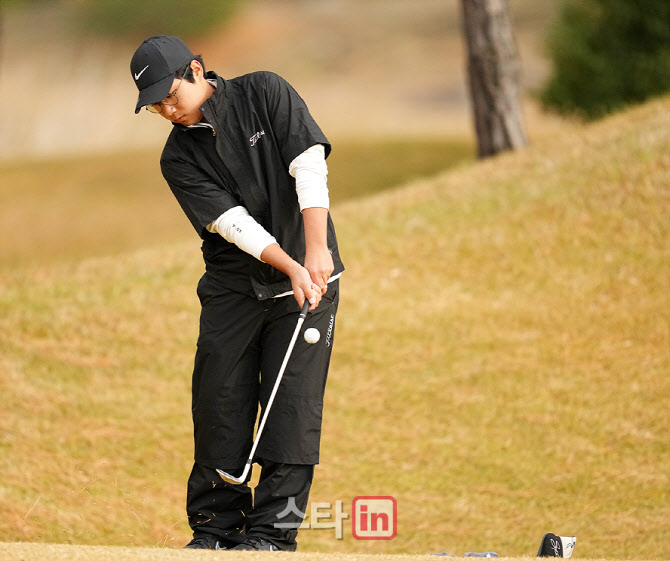 [포토]김민준,간결한 어프로치