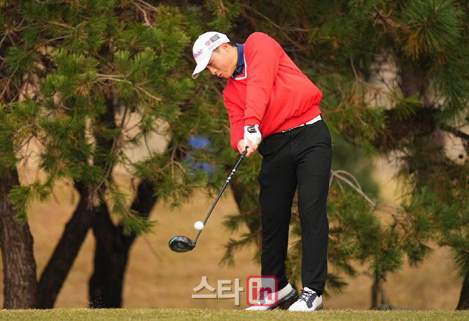 [포토]신동주,강력한 티샷 임팩트