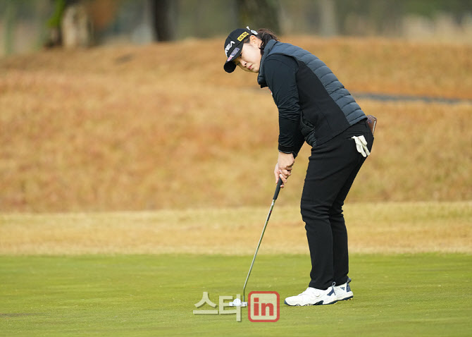 [포토]이수민,홀을 보고 준비한다