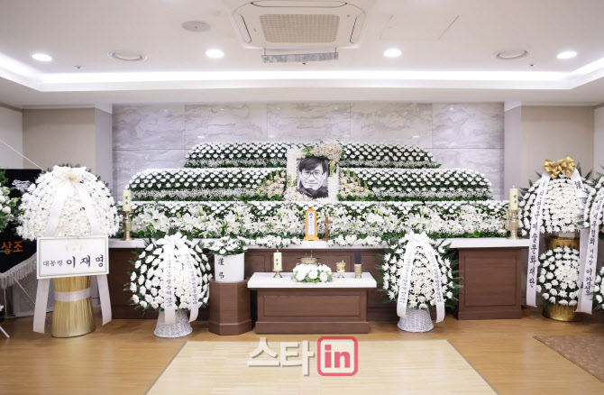 [포토]'영화계 큰 별' 안성기 별세