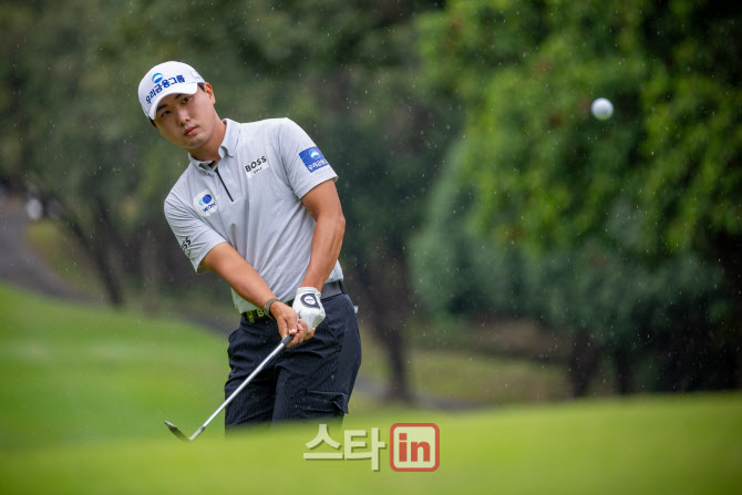 조우영, 아시아 정복..필리핀 챔피언십 2타 차 '뒤집기' 역전 우승