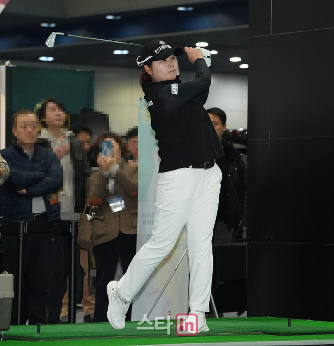 [포토]홍정민,회심의 아이언샷