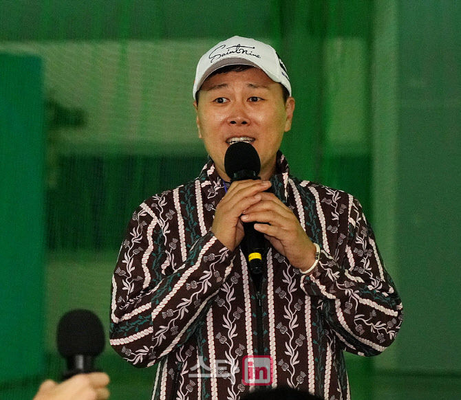 [포토]변기수,샷 대결 시작합니다