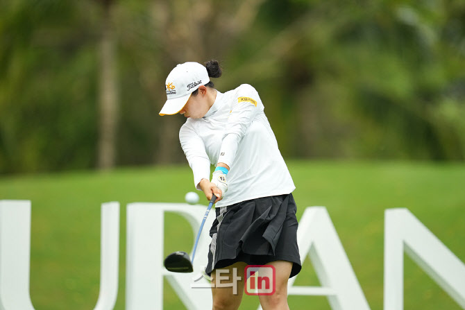 [포토]이지민,실수없는 첫 홀 임팩트
