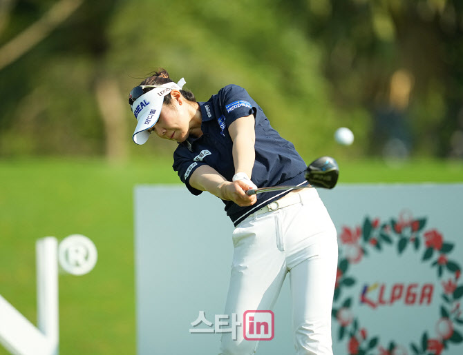 [포토]이소영,정교한 티샷 임팩트