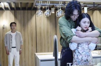 '기생충' 세계관의 확장판… '성난 사람들2'