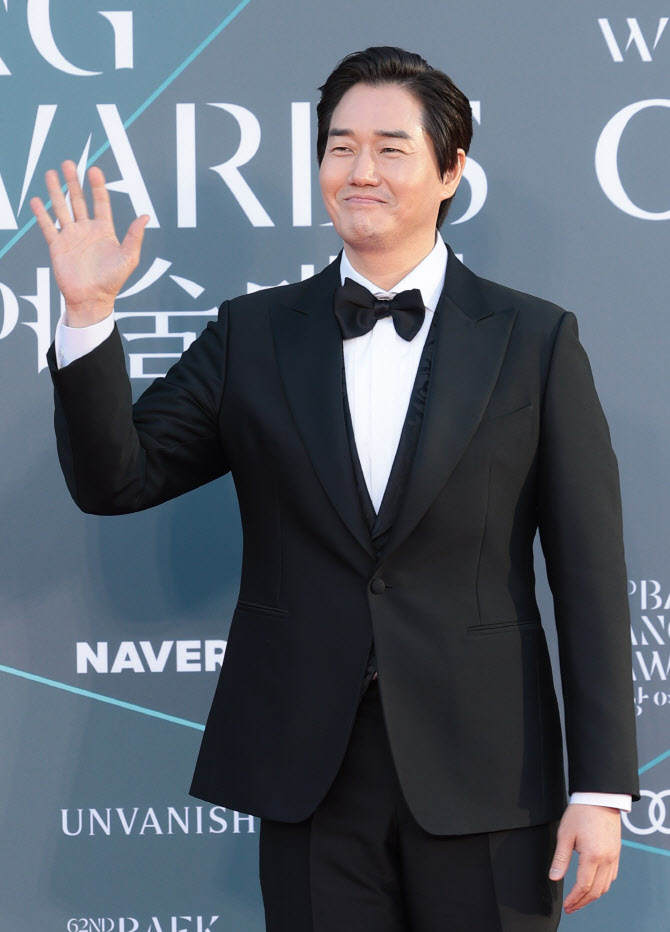 '왕사남' 유지태, 부드러운 미소