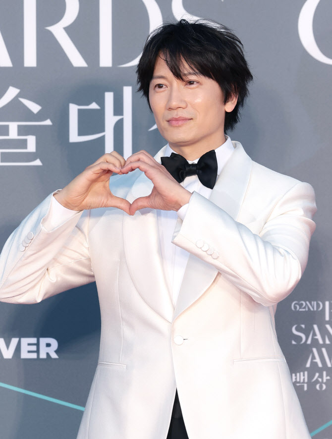 백상 찾은 지성