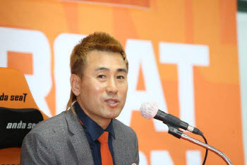 "한국, 조 2위 통과할 것... 체코전 측면 수비 신경 써야"