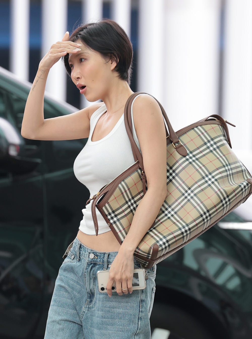 화사, 인천공항 포착