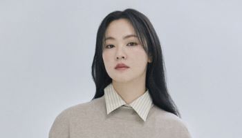 '검은 수녀들' 전여빈 "우리의 스타 송혜교, 현장선 큰 나무같은 사람"[인터뷰]①