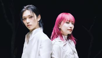 스키즈 필릭스, 리사와 협업… '리어웨이커' 뮤비 공개
