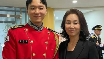 ‘김연아♡’ 고우림, 전역 앞두고 늠름하네