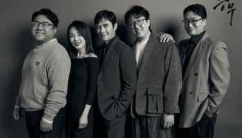 '승부' 흥행 승부사들의 단체샷…이병헌→조우진 남다른 카리스마