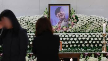 KCM·김태우 등 故 휘성 조문… BTS·아이유 근조화환 추모