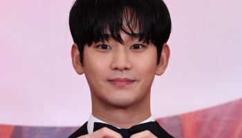 김수현 팬들 "일방적 의혹→배제 유감, 방송활동 존중" 공개 지지