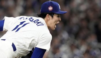 '최고 162km' 사사키, 빅리그 데뷔전 절반의 성공...제구 불안 숙제